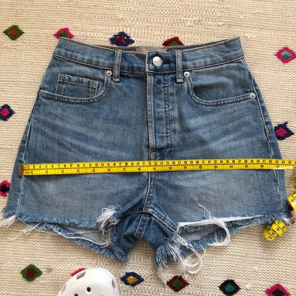 Everlane cheeky shorts. Size 25. - Picture 5 of 7